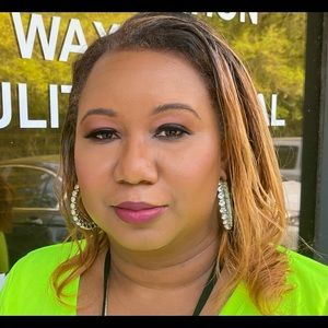 Meet your Posher, Rhondra